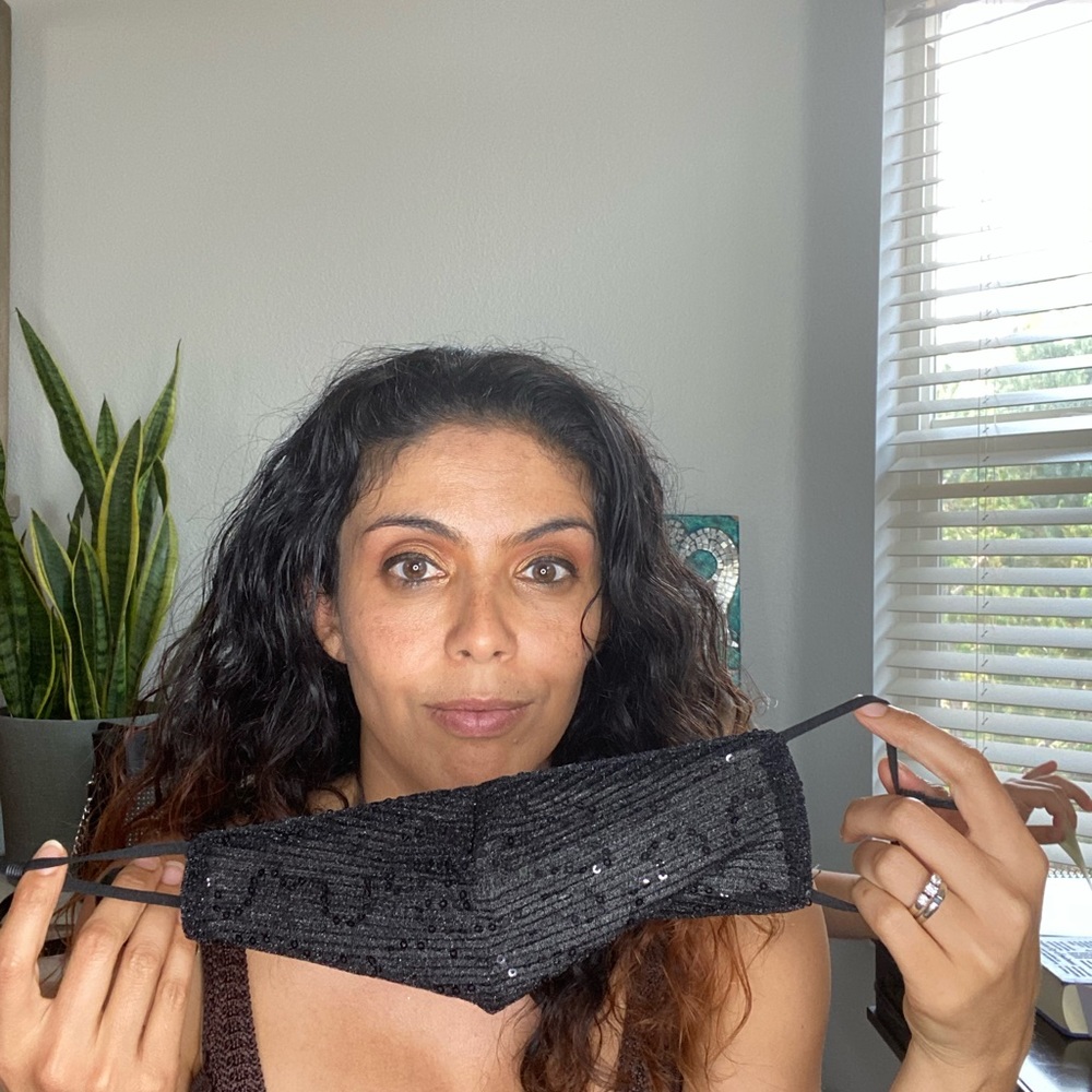 Black Sequin Mask - Picture 3 of 15